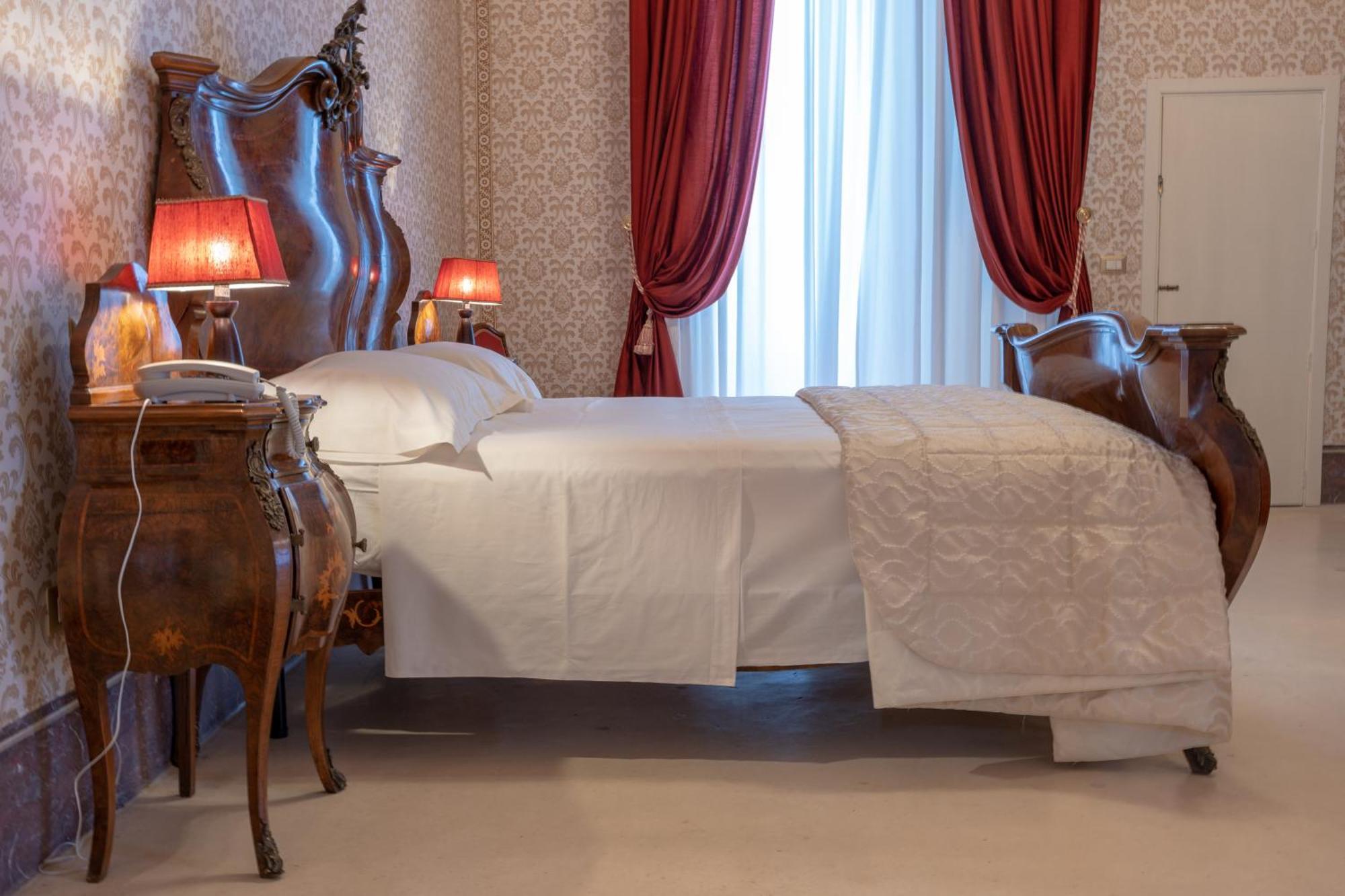 Il Cavaliere Al Borgo Antico Hotel Copertino Eksteriør billede