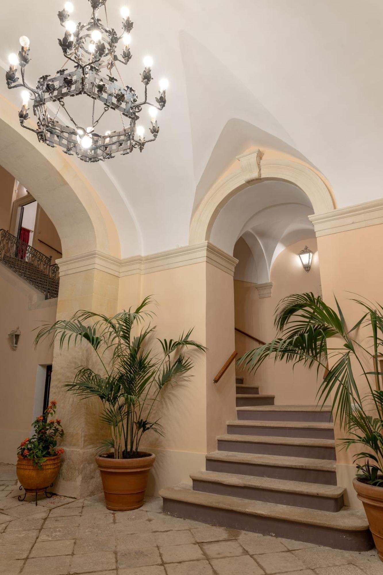 Il Cavaliere Al Borgo Antico Hotel Copertino Eksteriør billede